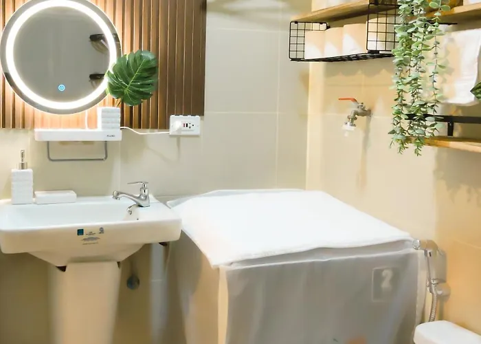 Apartahotel Penthouse With Ocean View In Pasay Metro Near Mall Of Asia, Ninoy Aquino International Airport, World Trade Center, Star City, Picc Manila