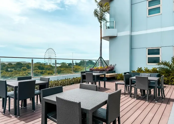 Penthouse With Ocean View In Pasay Metro Near Mall Of Asia, Ninoy Aquino International Airport, World Trade Center, Star City, Picc Apartahotel *